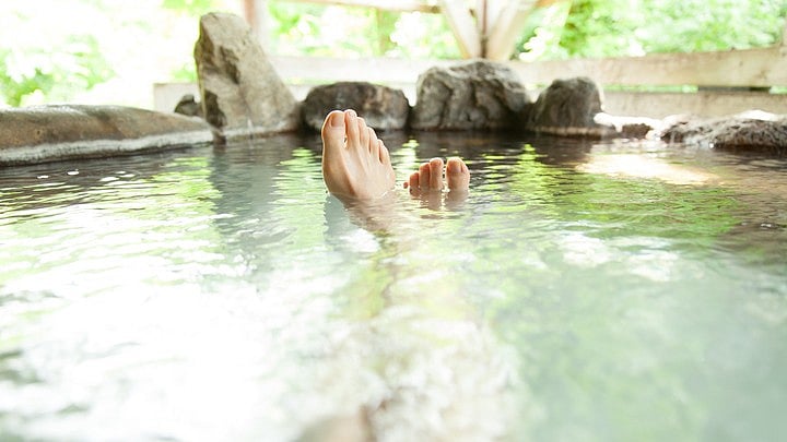 <div class="paragraphs"><p>Representative image of a hot spring.</p></div>