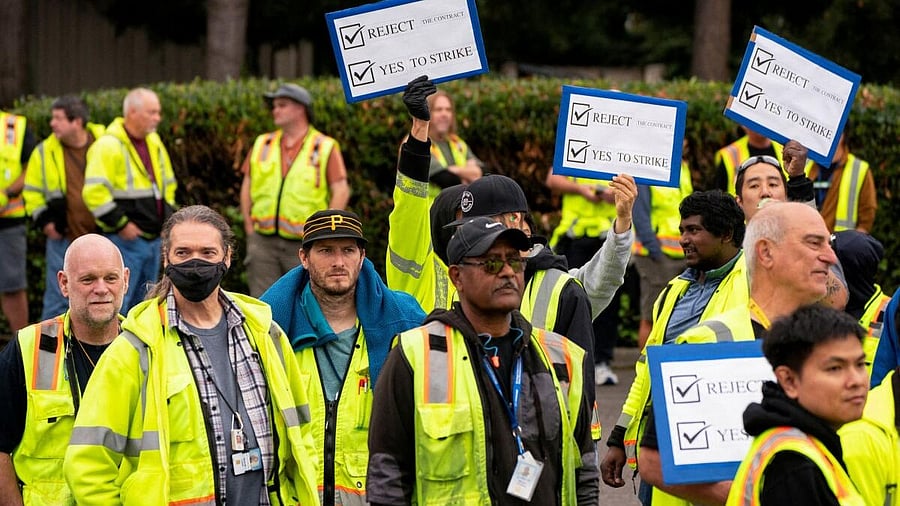 <div class="paragraphs"><p> 96% of Boeing's US West Coast factory workers voted in favor of a strike on Thursday.</p></div>