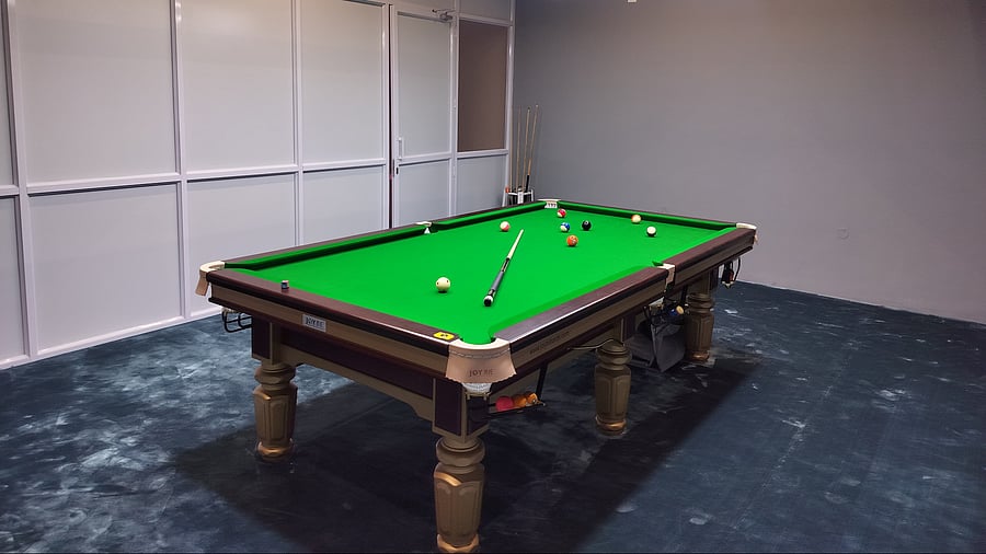 Heyball table