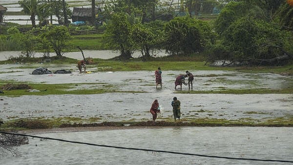 <div class="paragraphs"><p>Representative image showing flood in Bengal</p></div>