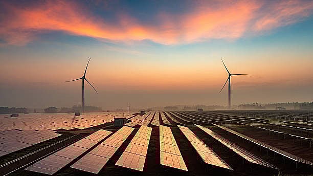 <div class="paragraphs"><p>Representative image showing renewable energy</p></div>