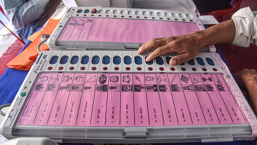 <div class="paragraphs"><p>Representative image of EVM's with VVPAT. </p></div>