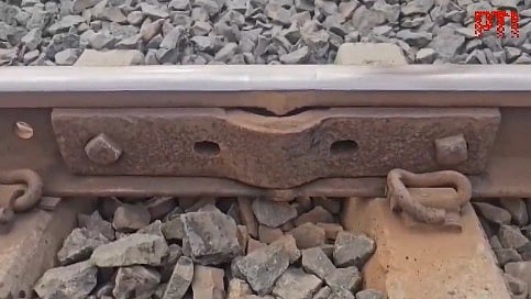 <div class="paragraphs"><p>Railway track tampered with in Surat district. </p></div>