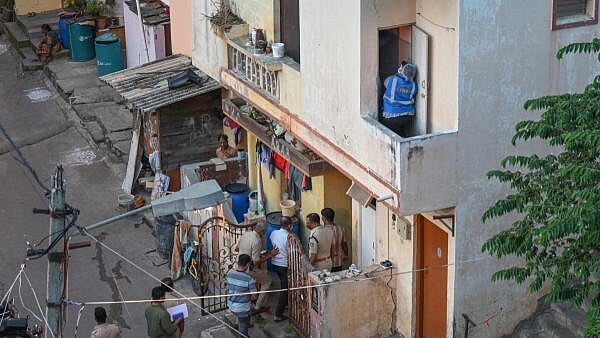 <div class="paragraphs"><p>Police and Forensic team examination at the spot where a lady murdered in a house at Vyalikaval in Bengaluru.</p></div>