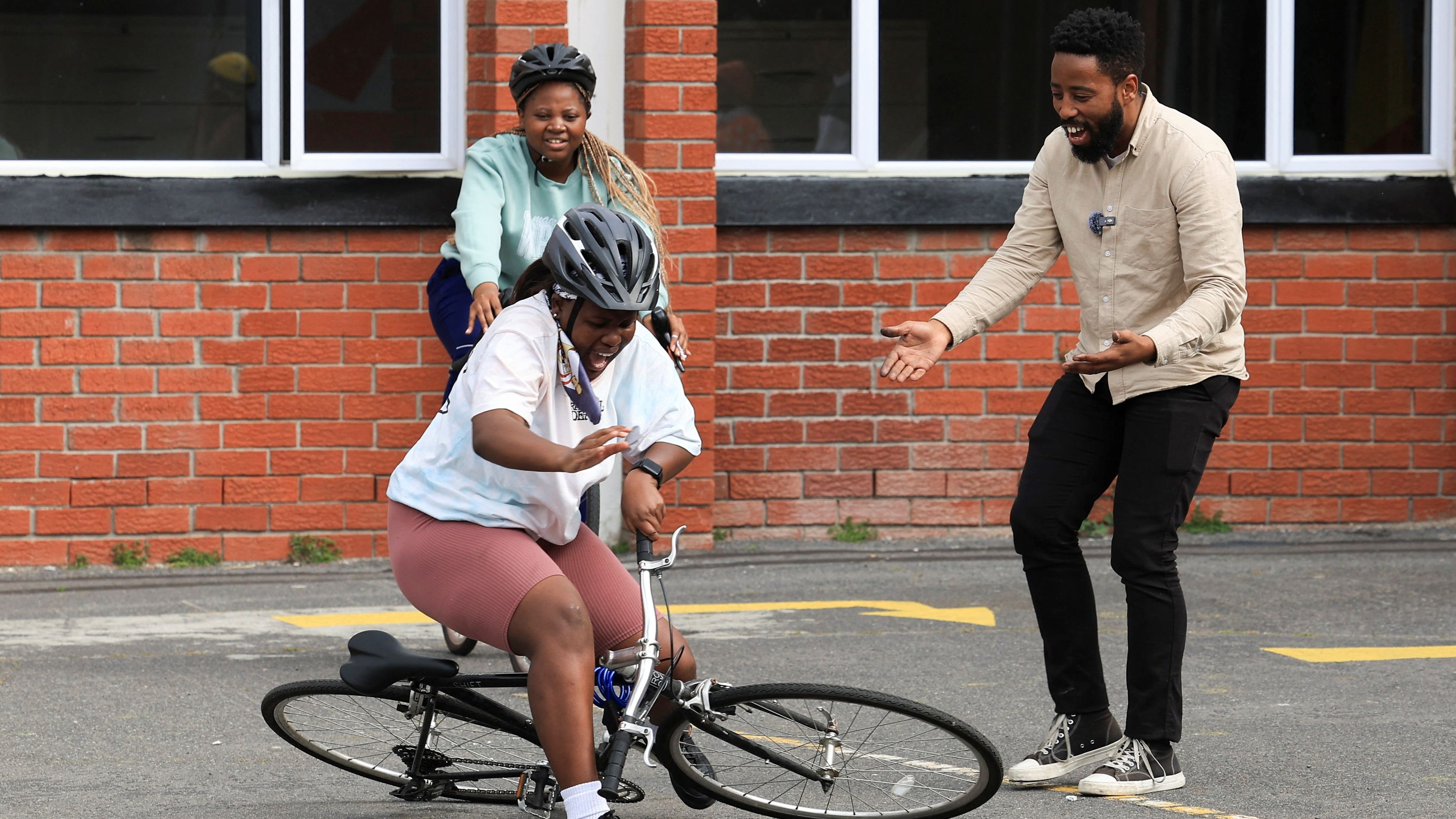 <div class="paragraphs"><p>Cape Town's bicycle mayor helps township girls embrace cycling</p></div>