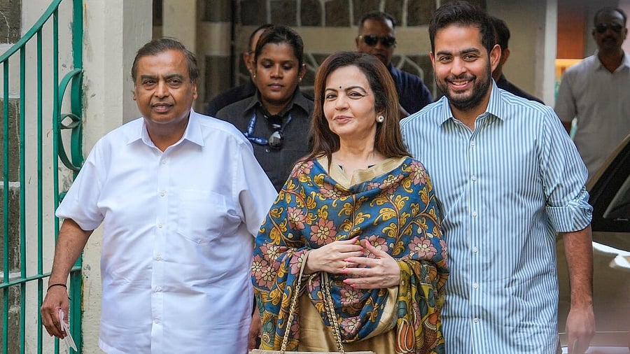 <div class="paragraphs"><p>A file image of Mukesh Ambani, wife Nita and son Akash. </p></div>