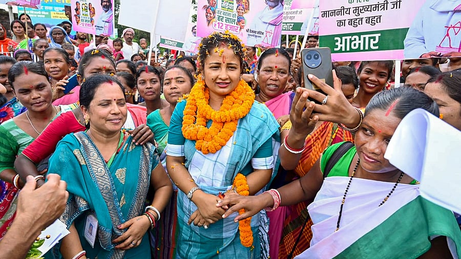 <div class="paragraphs"><p> JMM leader Kalpana Soren during a programme as part of 'Maiya Samman Yatra', in West Singhbhum district, Jharkhand, Friday, Sept 27, 2024. </p></div>