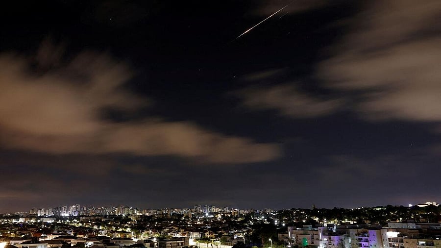 <div class="paragraphs"><p>A surface-to-surface missile that was launched from Yemen towards Israel is intercepted by Israel's Arrow system outside of Israeli territory according to the Israeli military.</p></div>