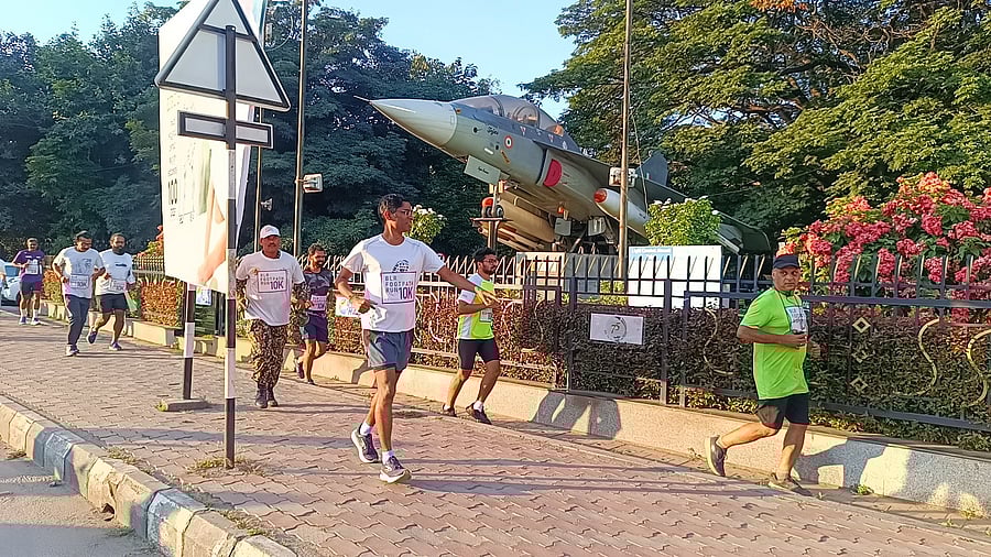 <div class="paragraphs"><p>Participants jog along 10 km of footpath around MG Road and the Central Business District on Wednesday. </p></div>