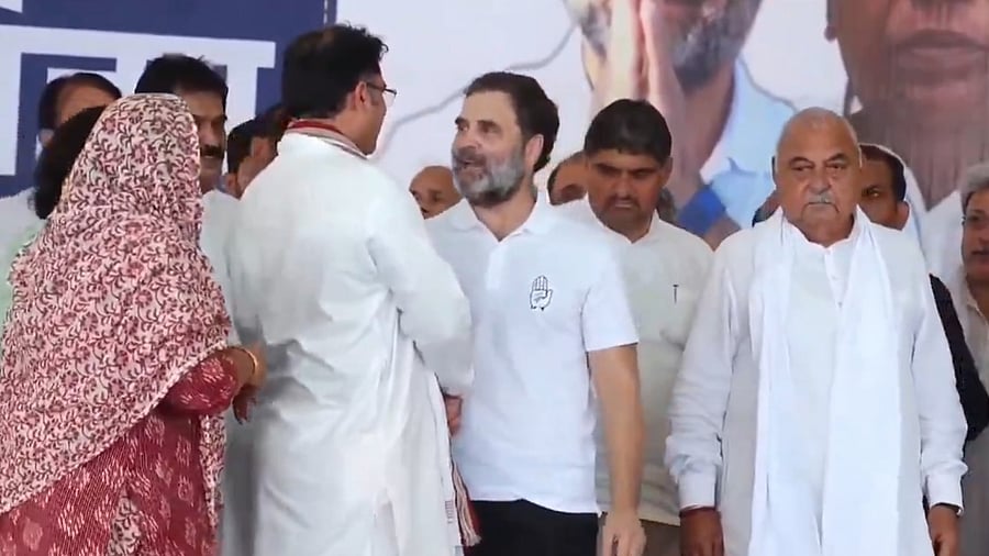 <div class="paragraphs"><p>Former MP Ashok Tanwar joined the Congress at a rally of Rahul Gandhi in Haryana. </p></div>