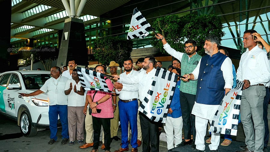 <div class="paragraphs"><p>Karnataka Deputy CM D K Shivakumar flagging a new fleet of 170 electric cars deployed and operated by Refex eVeelz group.</p></div>