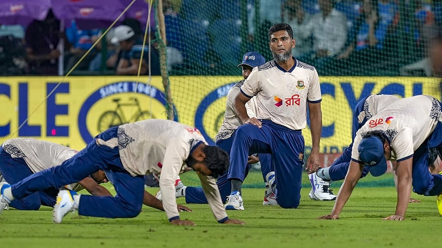 <div class="paragraphs"><p>Bangladesh cricketers train ahead of the second T20 against India in New Delhi. </p></div>