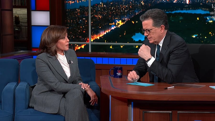<div class="paragraphs"><p>Kamala Harris and Stephen Colbert.</p></div>