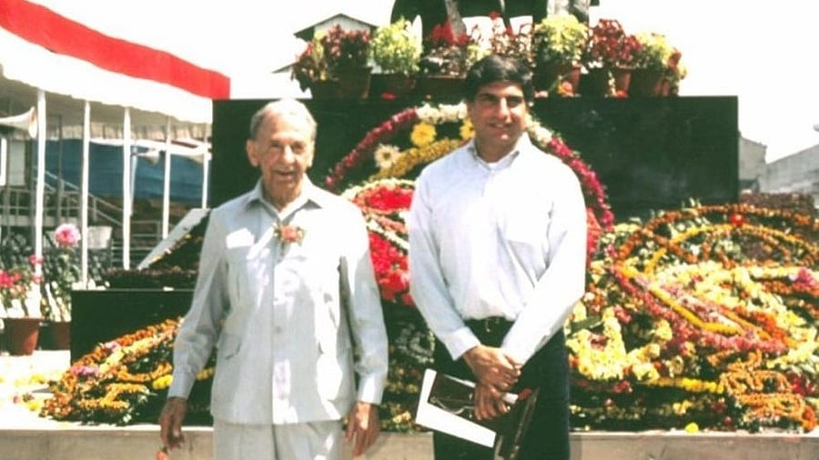 <div class="paragraphs"><p>Ratan Tata with JRD Tata in Jamshedpur.</p></div>