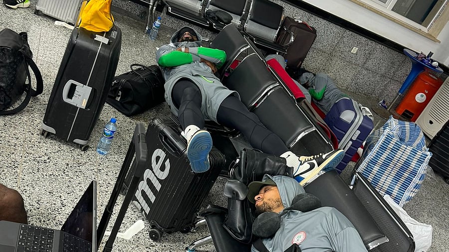 <div class="paragraphs"><p>The Nigerian players sleeping at the airport.</p></div>