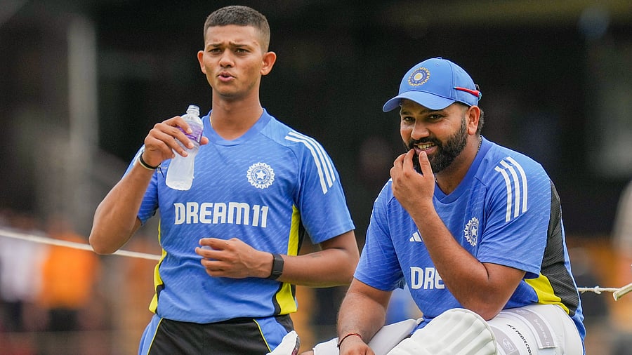 <div class="paragraphs"><p>Indian Captain Rohit Sharma and Yashasvi Jaiswal during a training session ahead of the first cricket test match between India and New Zealand at M. Chinnaswamy Stadium in Bengaluru.</p></div>
