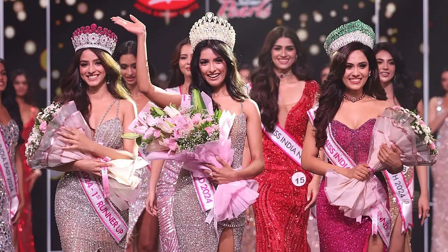 <div class="paragraphs"><p>(From L-R) 1st runner-up Rekha Pandey, Miss India World 2024 Nikita Porwal and  Second Runner-up, Aayushi Dholakia.  </p></div>