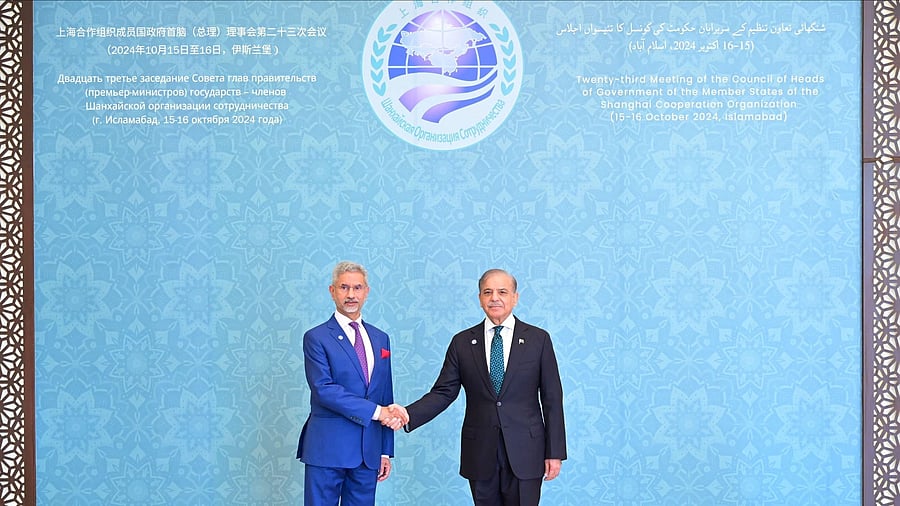 <div class="paragraphs"><p>Prime Minister Muhammad Shehbaz Sharif receives S Jaishankar, at the venue of the 23rd Shanghai Cooperation Organisation.</p></div>