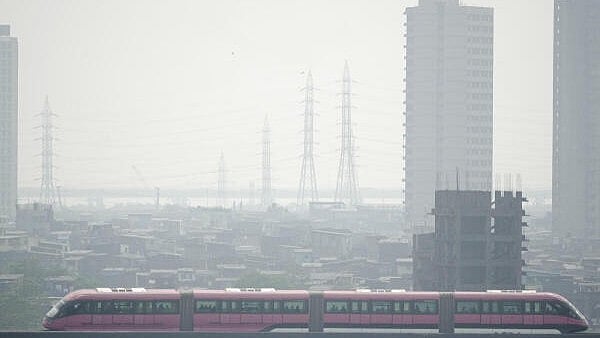 <div class="paragraphs"><p>A monorail runs amid smog in Mumbai. (Representative image)</p></div>