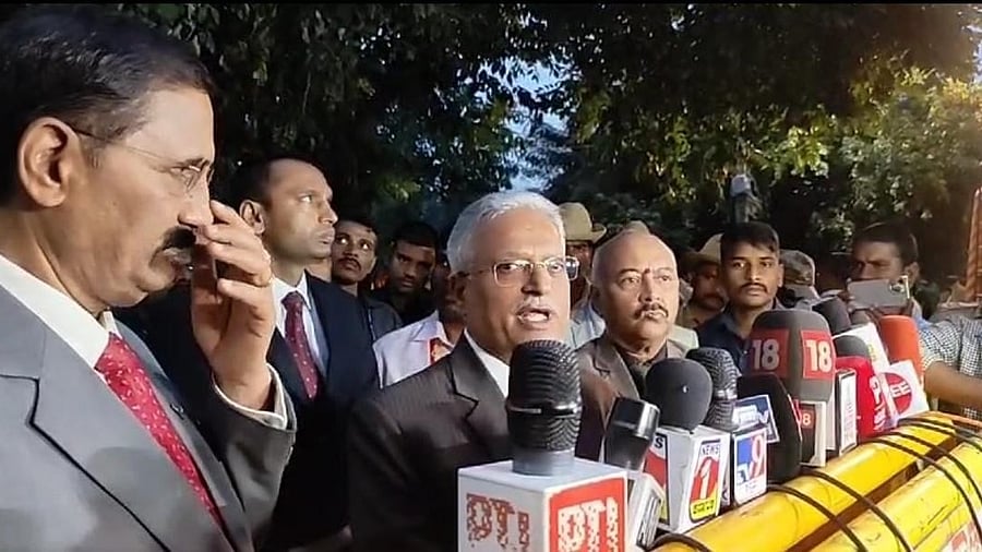 <div class="paragraphs"><p>Lokayukta Justice BS Patil, along with the Upa Lokayuktas, briefs the media. </p></div>