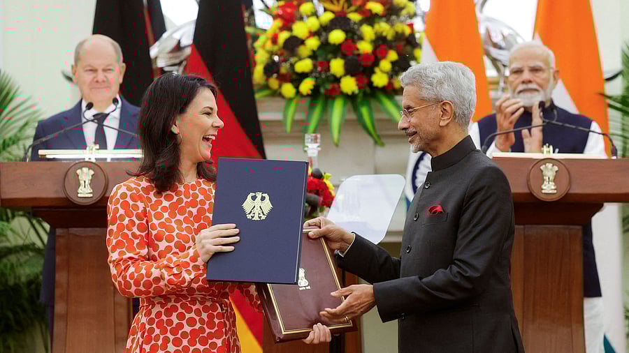 <div class="paragraphs"><p>Germany's Foreign Minister Annalena Baerbock and India's Foreign Minister Subrahmanyam Jaishankar exchange agreements as German Chancellor Olaf Scholz and India's Prime Minister Narendra Modi look on during a joint press conference, at Hyderabad House in New Delhi, India October 25, 2024.</p></div>