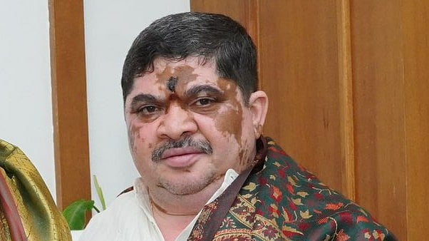 <div class="paragraphs"><p> Ponnam Prabhakar</p></div>