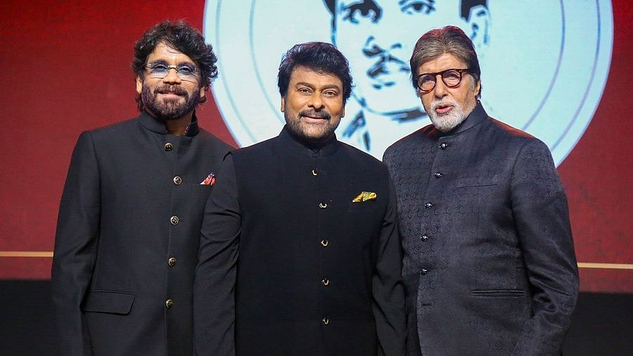 <div class="paragraphs"><p>Amitabh Bachchan with Chiranjeevi and Nagarjuna.</p></div>
