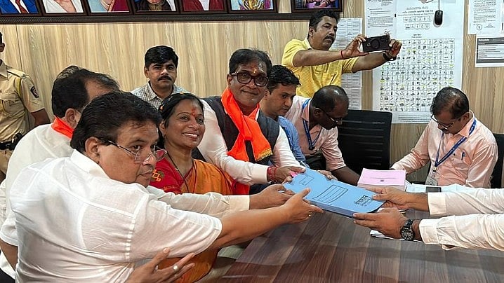 <div class="paragraphs"><p>Geeta Jain files her nomination to contest from Mira Bhayandar</p></div>