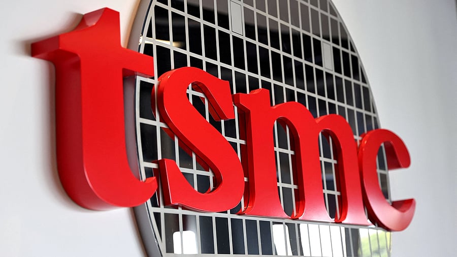 <div class="paragraphs"><p>The logo of Taiwan Semiconductor Manufacturing Co is pictured at its headquarters, in Hsinchu, Taiwan.</p></div>