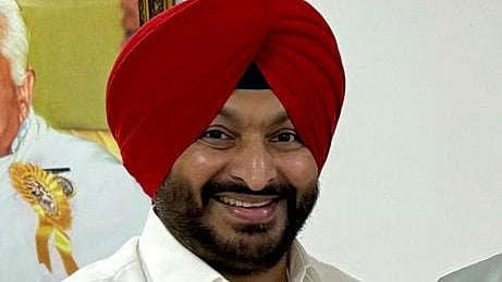 <div class="paragraphs"><p>Ravneet Singh Bittu</p></div>