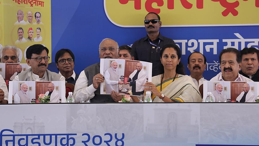 <div class="paragraphs"><p>AICC chief Mallikarjun Kharge, Supriya Sule and other leaders at the MVA poll manifesto launch.  </p></div>