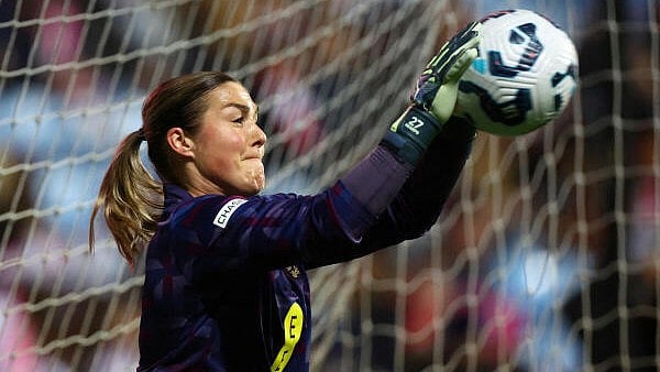 <div class="paragraphs"><p>England's Mary Earps during the warm up before the match</p></div>