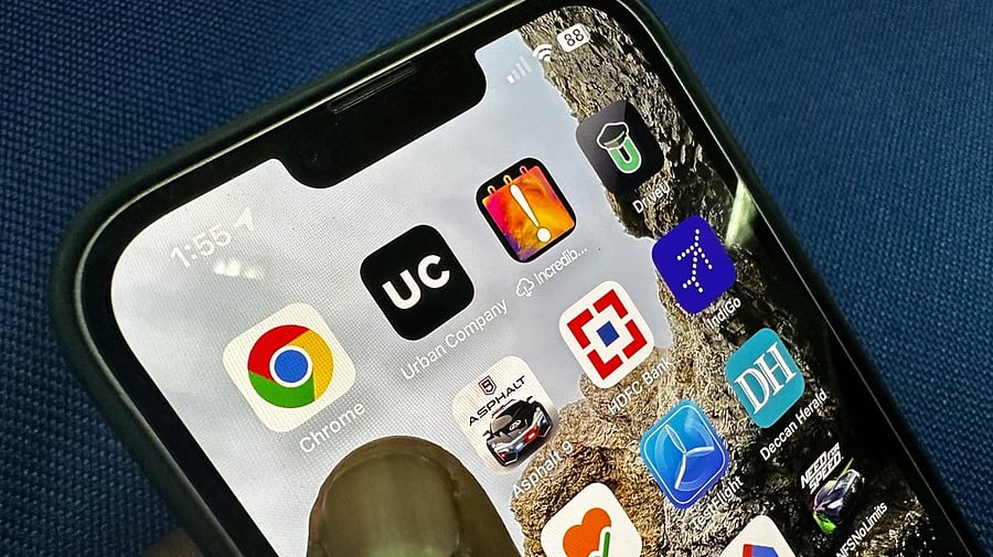 <div class="paragraphs"><p>Google Chrome on iPhone.</p></div>