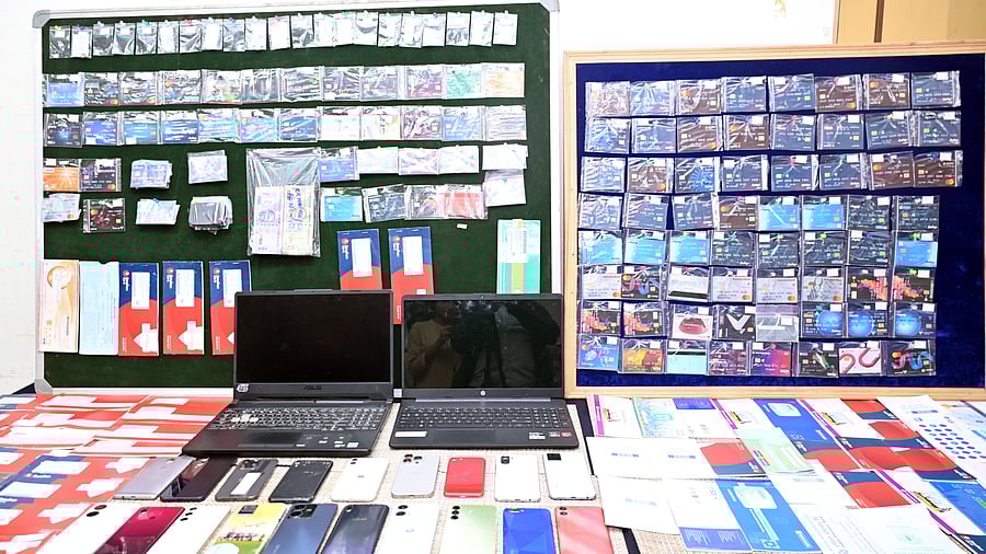 <div class="paragraphs"><p>The city seized 19 mobile phones, two laptops, 20 SIM cards, 34 passbooks, 106 credit cards, and 39 cheque books in the operation.</p></div>