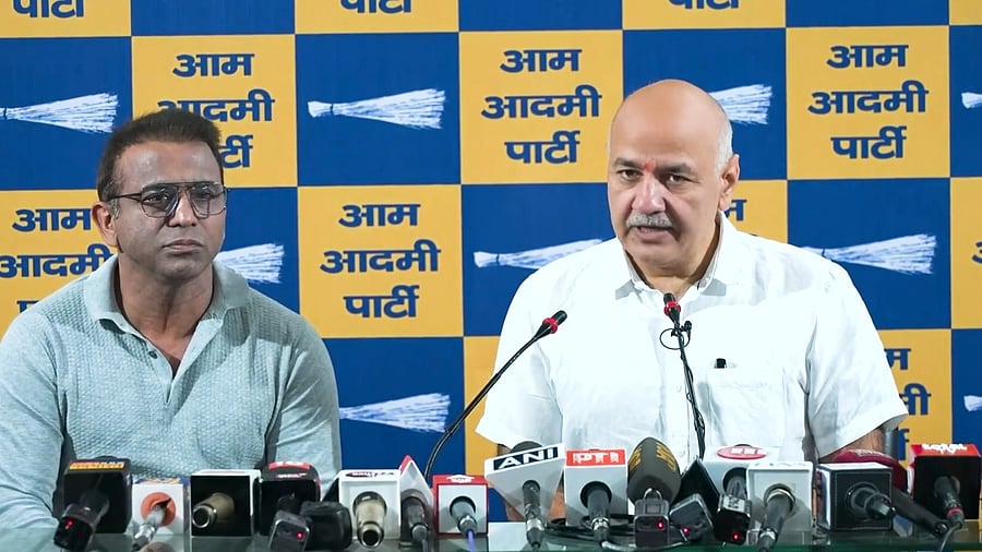 <div class="paragraphs"><p>Raghivinder Shokeen joins the AAP. </p></div>