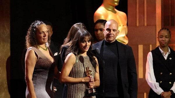 <div class="paragraphs"><p>Quincy Jones' daughter Rashida Jones speaks while accepting an honorary Oscar on behalf of her late father during the Academy of Motion Picture Arts and Sciences 15th Governors Awards at the Ray Dolby Ballroom in Los Angeles, California. </p></div>