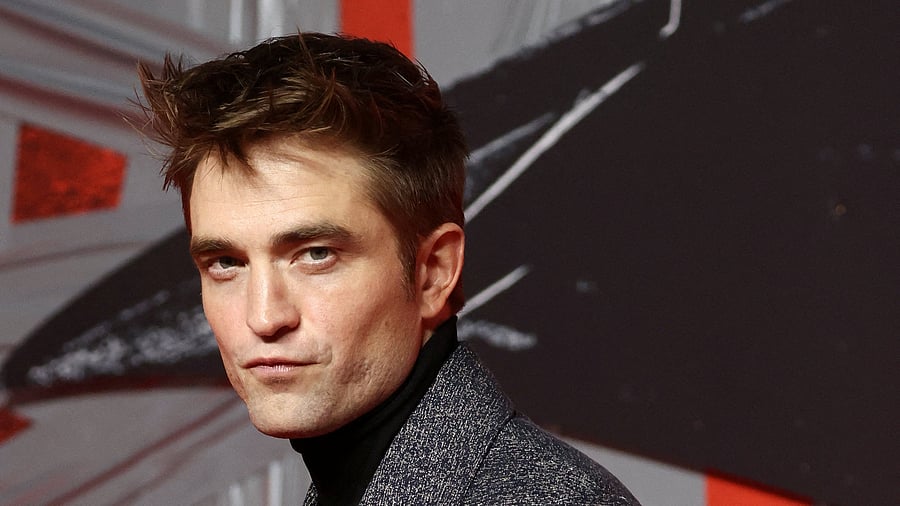 <div class="paragraphs"><p> Robert Pattinson</p></div>