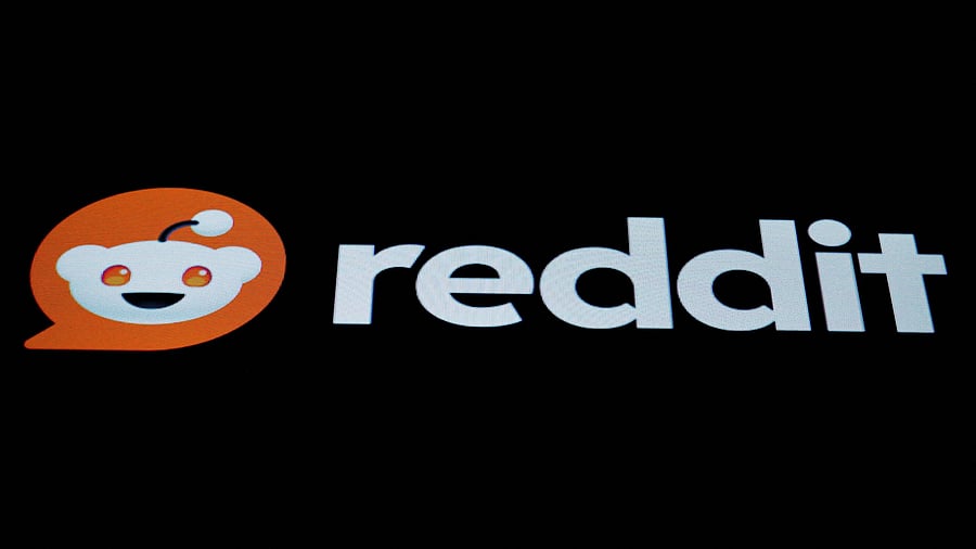 <div class="paragraphs"><p>The company logo for Reddit.</p></div>
