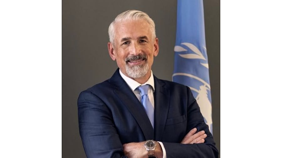 <div class="paragraphs"><p>Shombi Sharp</p></div>