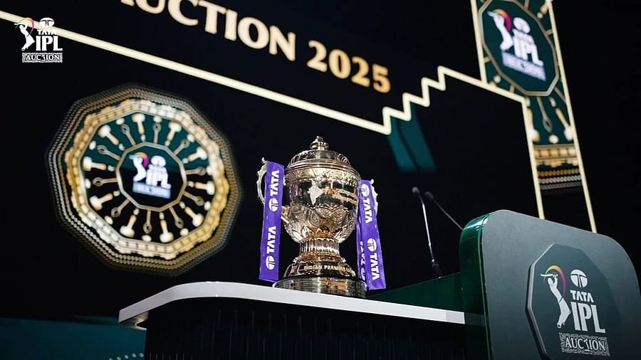 <div class="paragraphs"><p>The IPL trophy on display at the IPL 2025 Mega Auction in Jeddah, Saudi Arabia.</p></div>