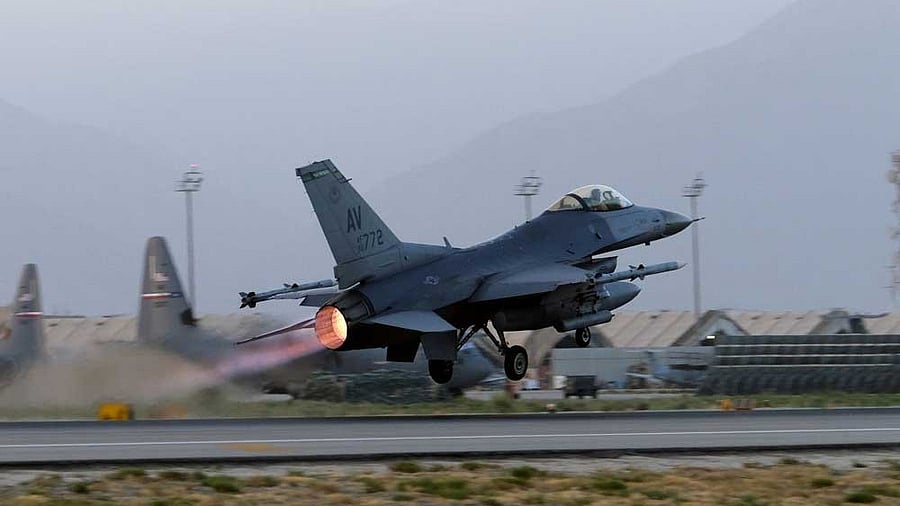 <div class="paragraphs"><p>Representative image of an F-16 jet.</p></div>
