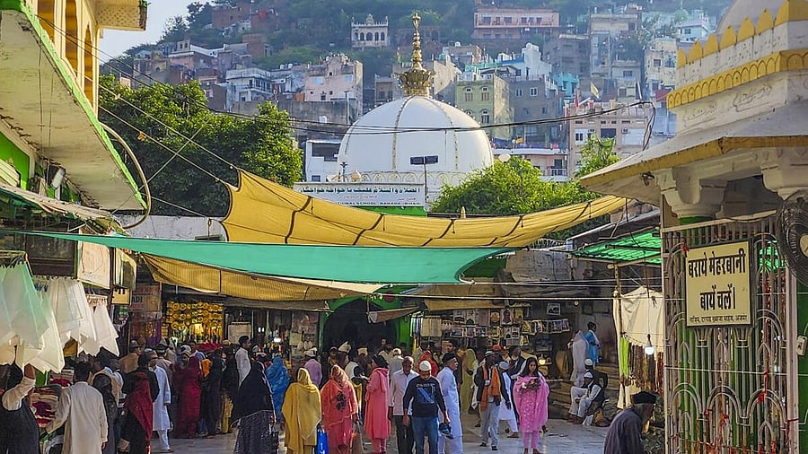 <div class="paragraphs"><p>Devotees at the Ajmer Sharif Dargah, Shrine of Moinuddin Chishti, in Ajmer, Rajasthan.</p></div>