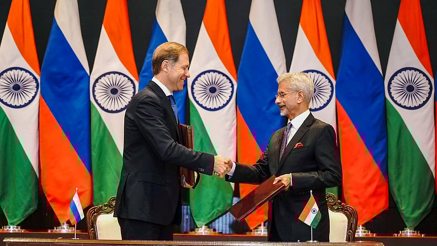 <div class="paragraphs"><p>External Affairs Minister S Jaishankar with Russia's first Deputy Prime Minister Denis Manturov during the 25th meeting of the India-Russia Intergovernmental Commission, in New Delhi. </p></div>