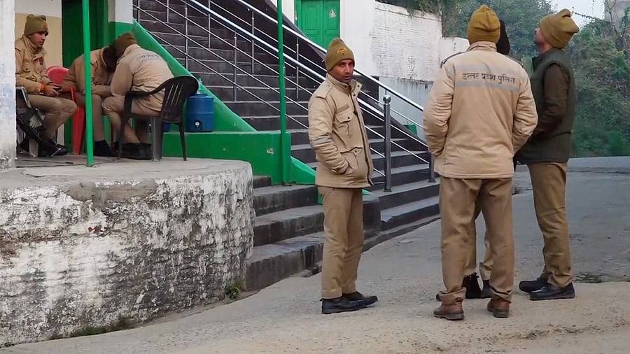 <div class="paragraphs"><p>Police personnel stand guard near Shahi Jama Masjid, in Sambhal, Uttar Pradesh, Wednesday, Nov. 27, 2024. </p></div>
