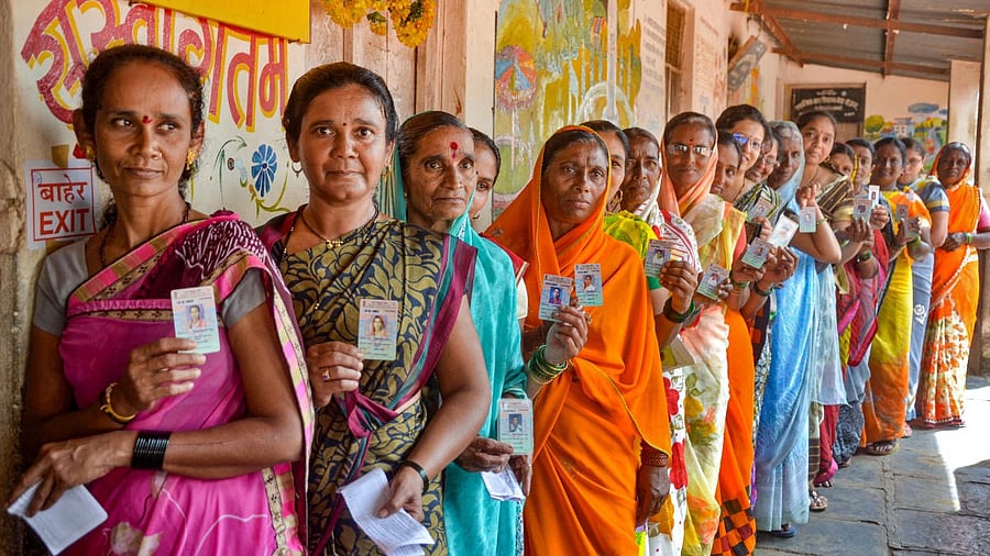 <div class="paragraphs"><p>Women voters.</p></div>