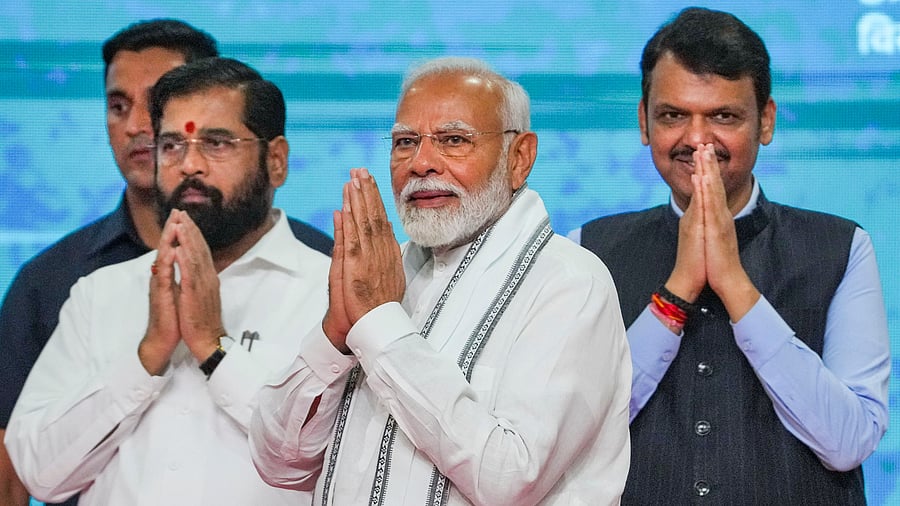 <div class="paragraphs"><p> Prime Minister Narendra Modi with Eknath Shinde and Deputy Chief Minister Devendra Fadnavis.</p></div>