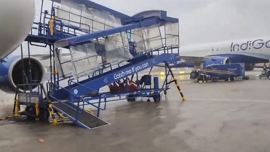 <div class="paragraphs"><p>Chennai airport said IndiGo Airlines temporarily suspended flight operations, which will resume once the weather improves.</p></div>