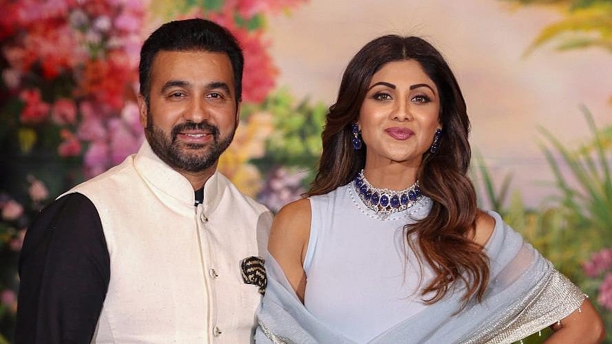 <div class="paragraphs"><p>Raj Kundra (L) and Shilpa Shetty.</p></div>