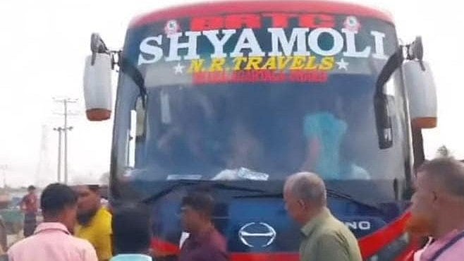 <div class="paragraphs"><p>Image of the bus attacked in Bangladesh</p></div>