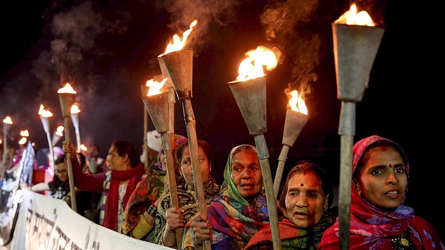 <div class="paragraphs"><p>Survivors of the 1984 Bhopal gas tragedy take out a torch rally to mark the 40th anniversary of the disaster, in Bhopal, Monday, Dec. 2, 2024.</p></div>